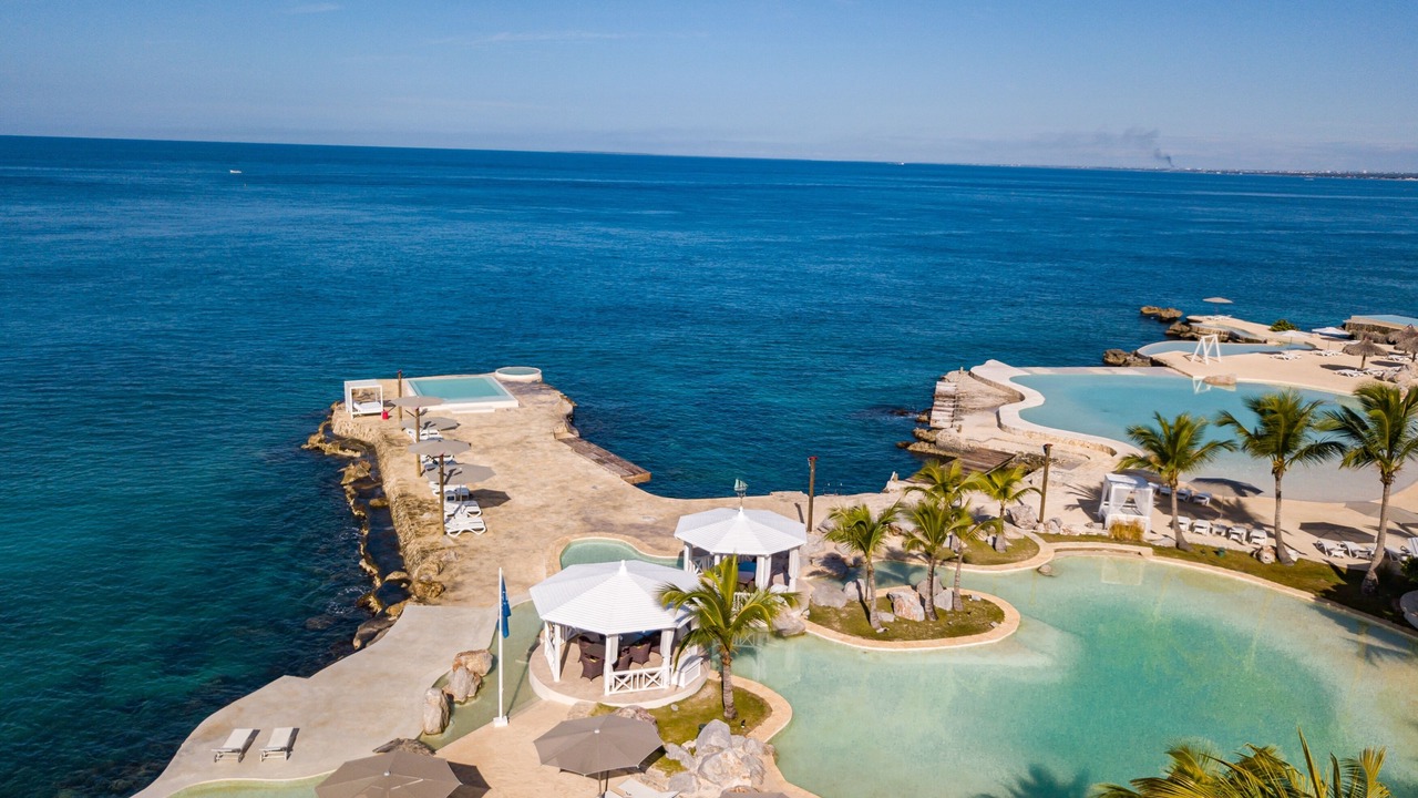 Photo of Others in Dominicus