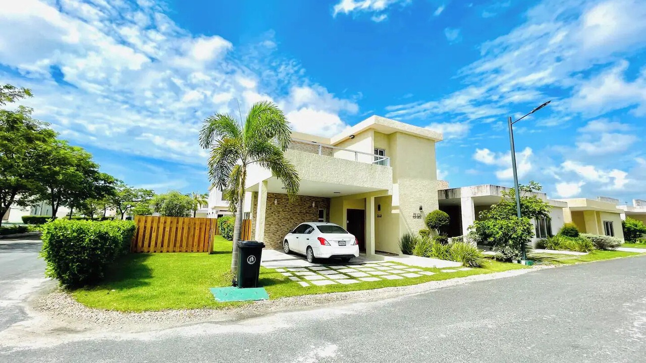 Photo of Outdoor in Veron