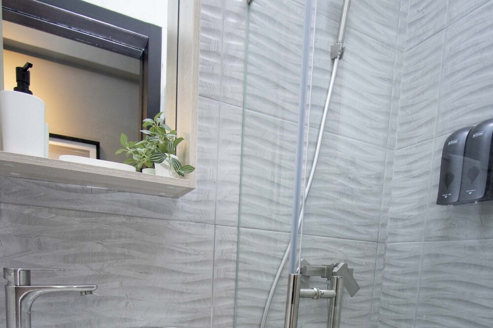 Photo of Bathroom in Yolanda Morales