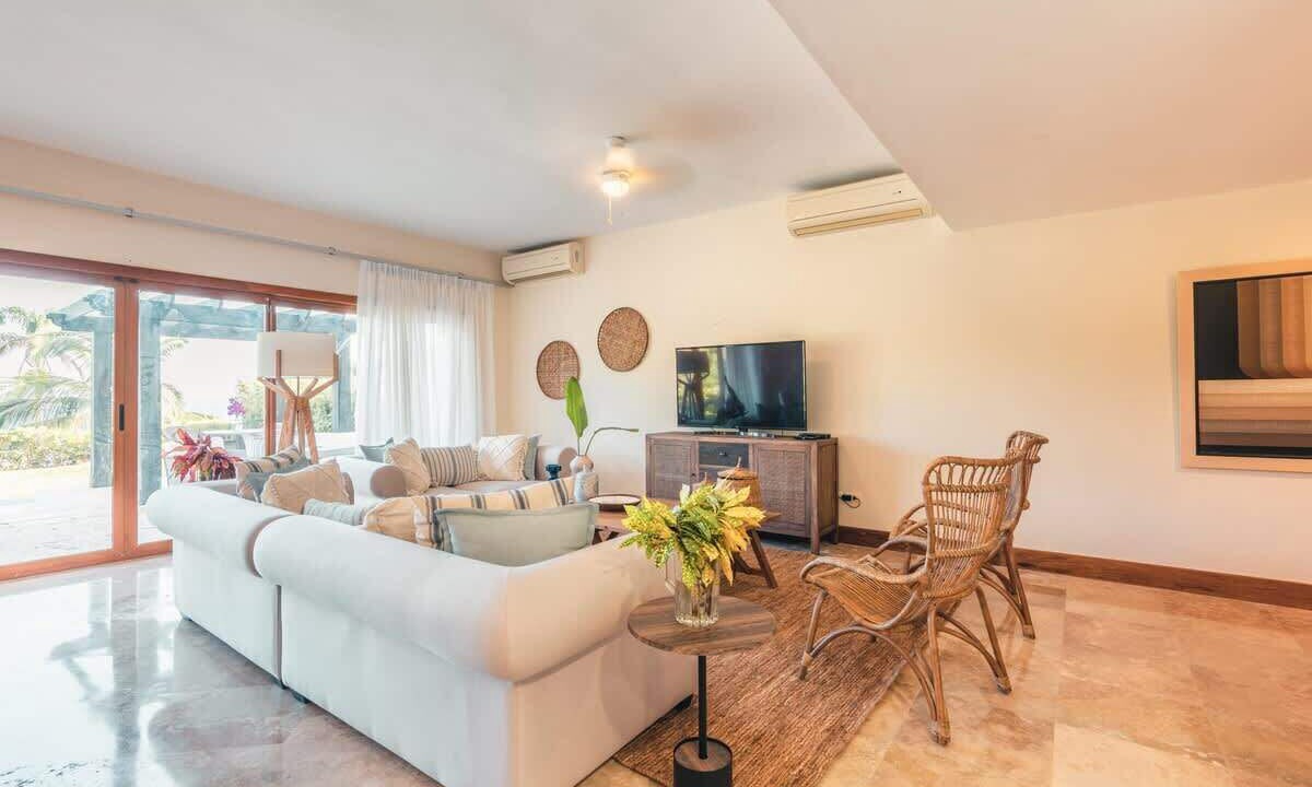 Photo of Livingroom in Puerto Bahia
