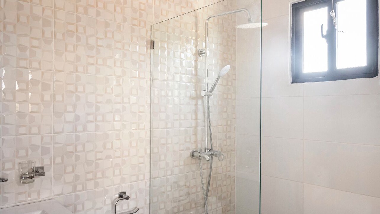 Photo of Bathroom in Llanos de Gurabo I