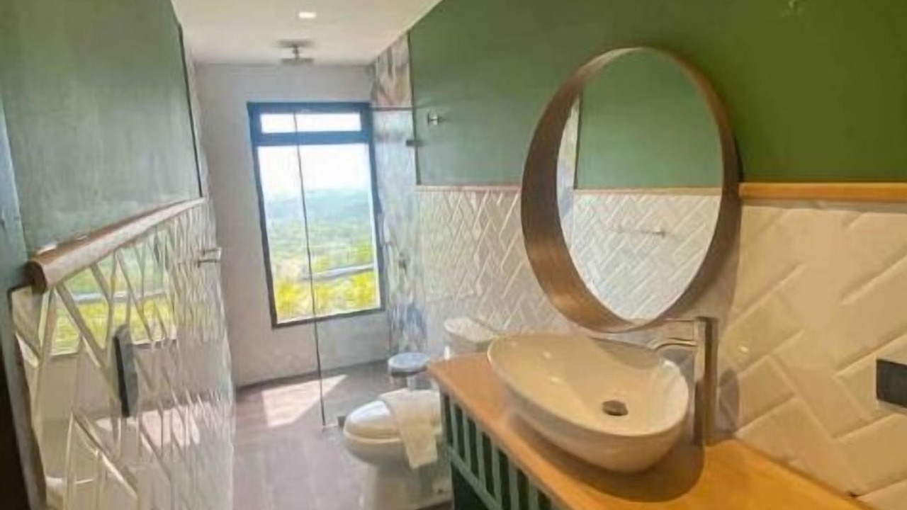 Photo of Bathroom in Pedro Brand