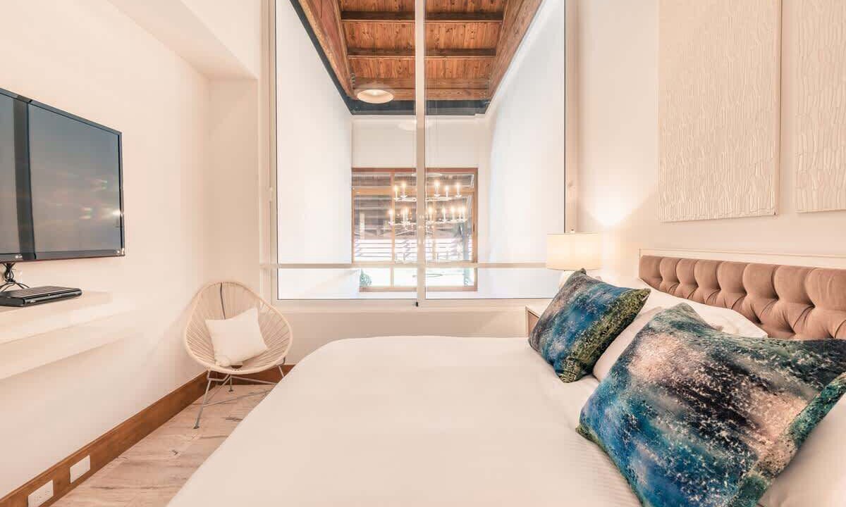 Photo of Bedroom in Los Altos