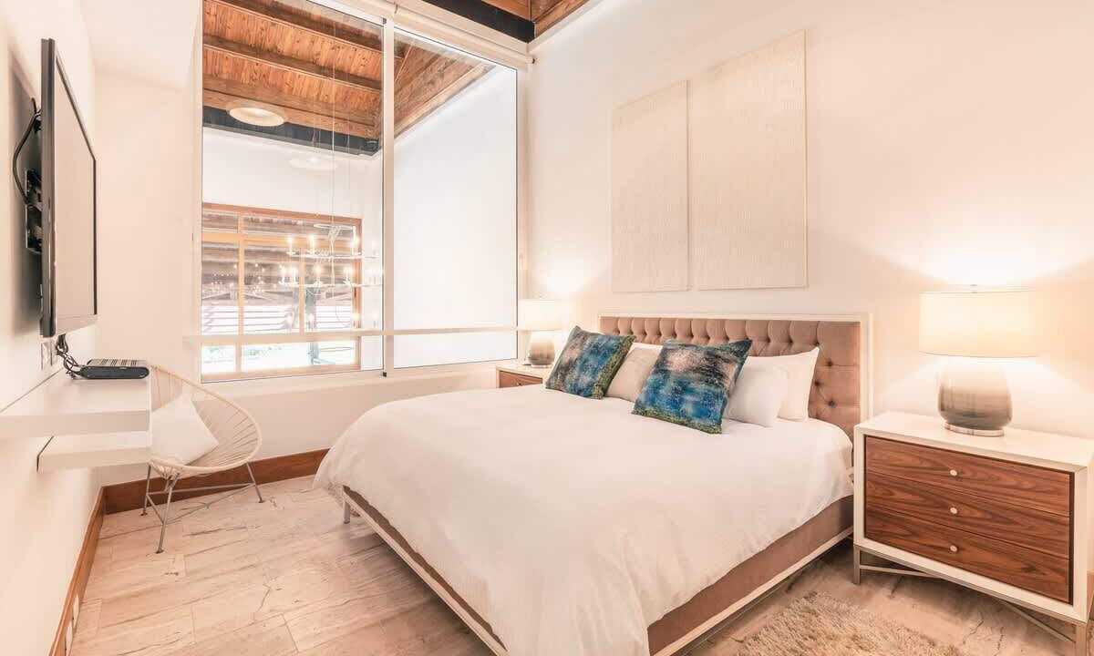 Photo of Bedroom in Los Altos