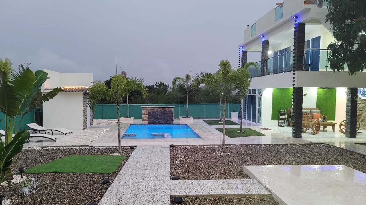 Photo of Outdoor in Janico