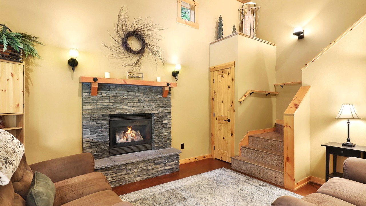 Photo of Livingroom in Glacier