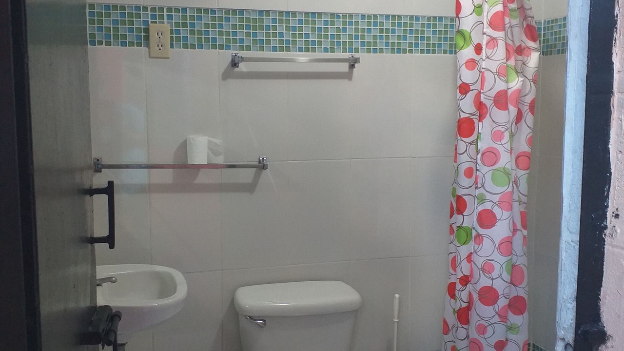 Photo of Bathroom in Pedro Brand