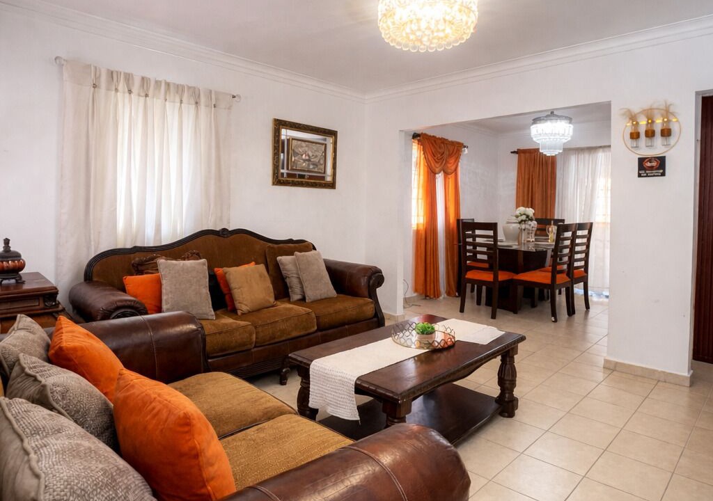 Photo of Livingroom in Altos de Arroyo Hondo