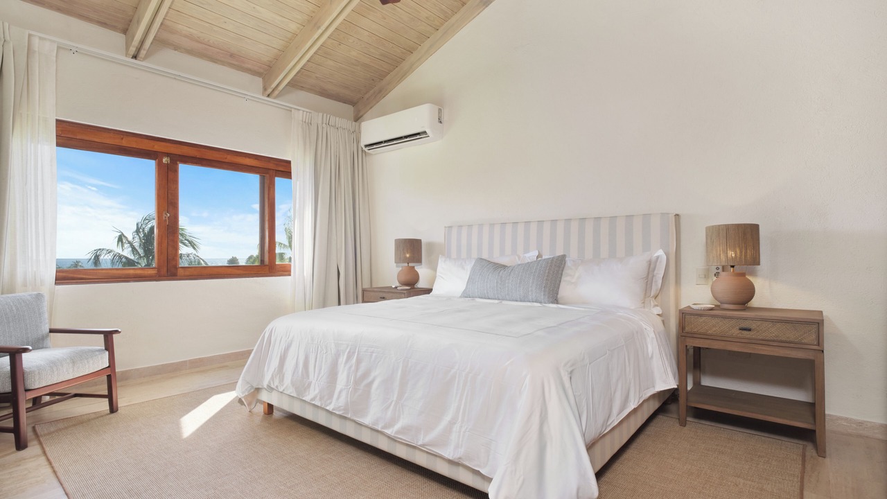 Photo of Bedroom in Los Altos