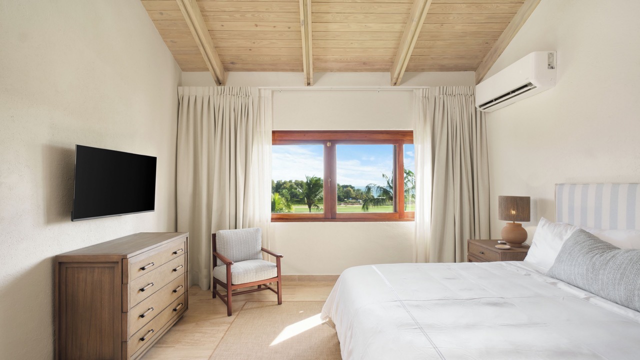 Photo of Bedroom in Los Altos