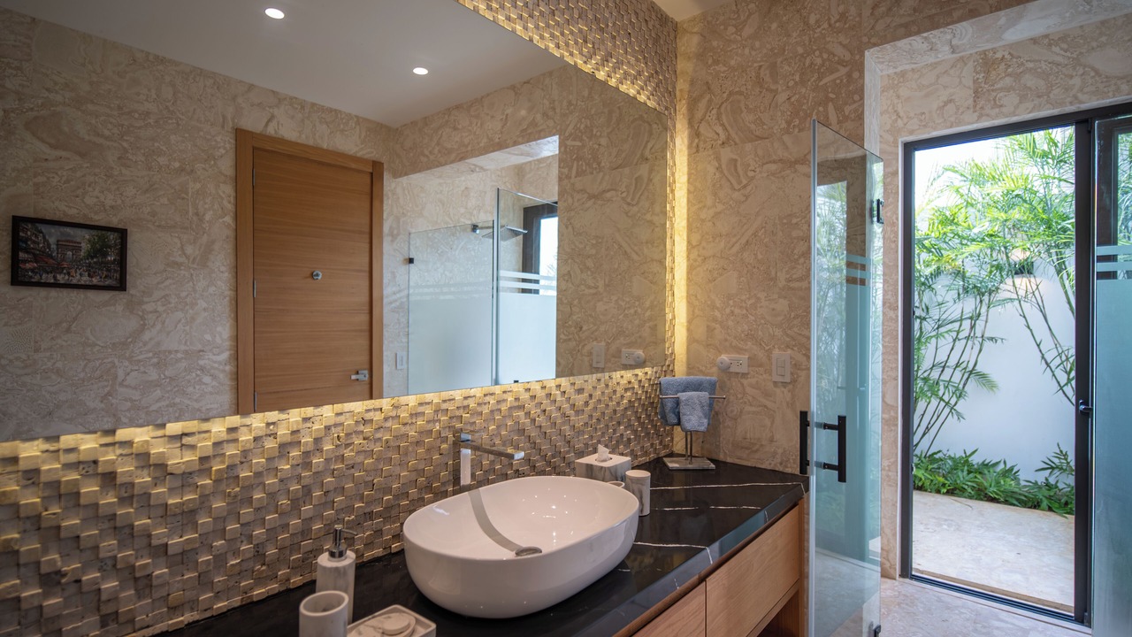 Photo of Bathroom in Los Altos