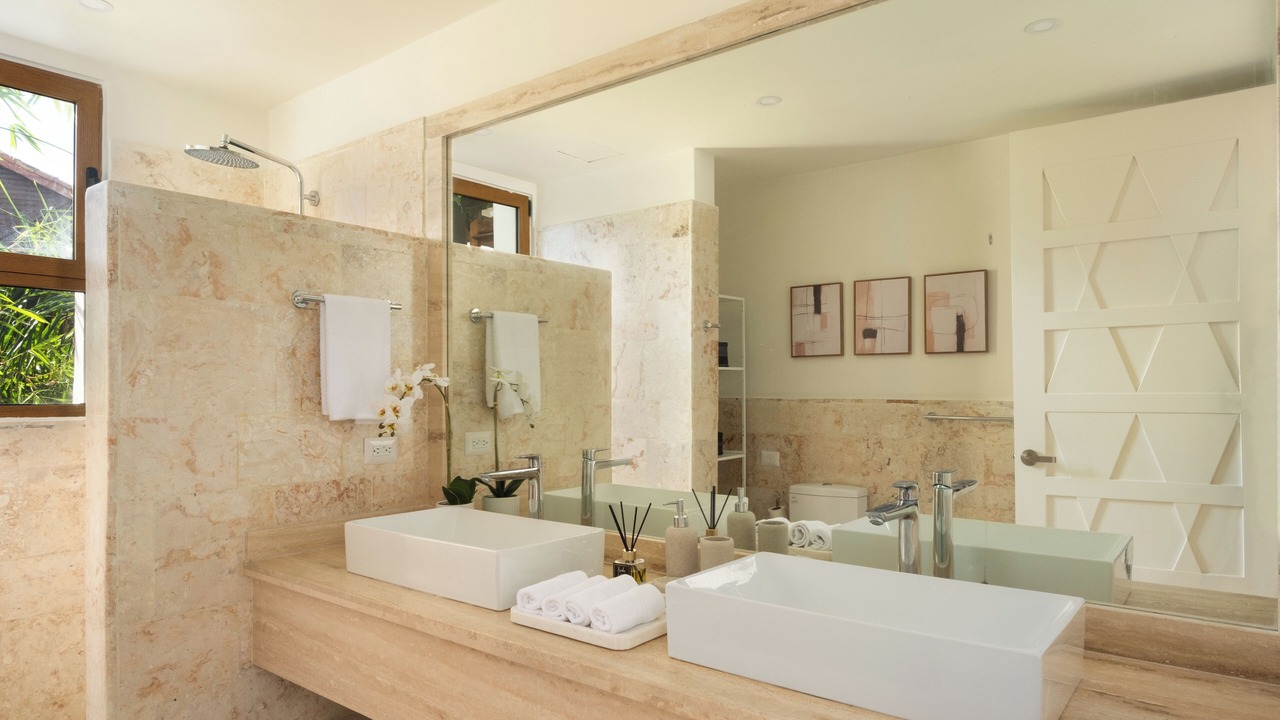 Photo of Bathroom in Los Altos
