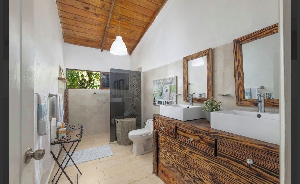 Photo of Bathroom in La Vega Province