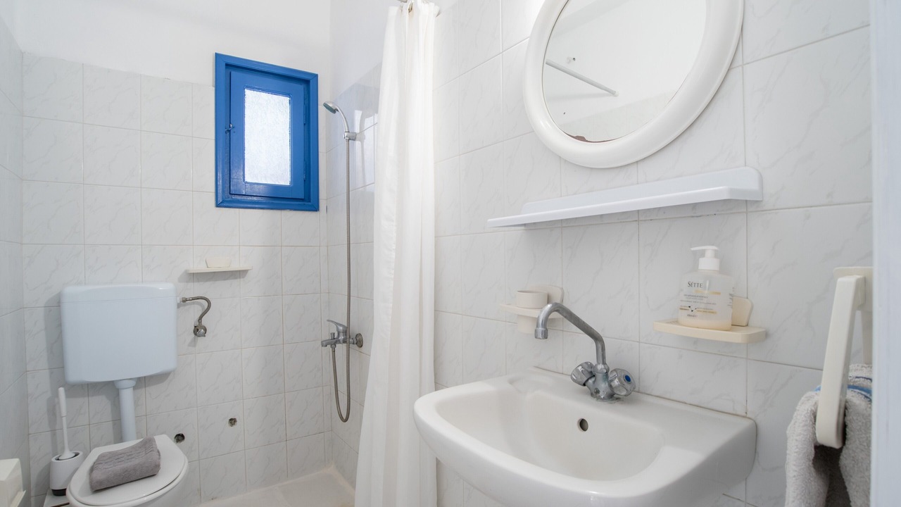 Photo of Bathroom in Perissa