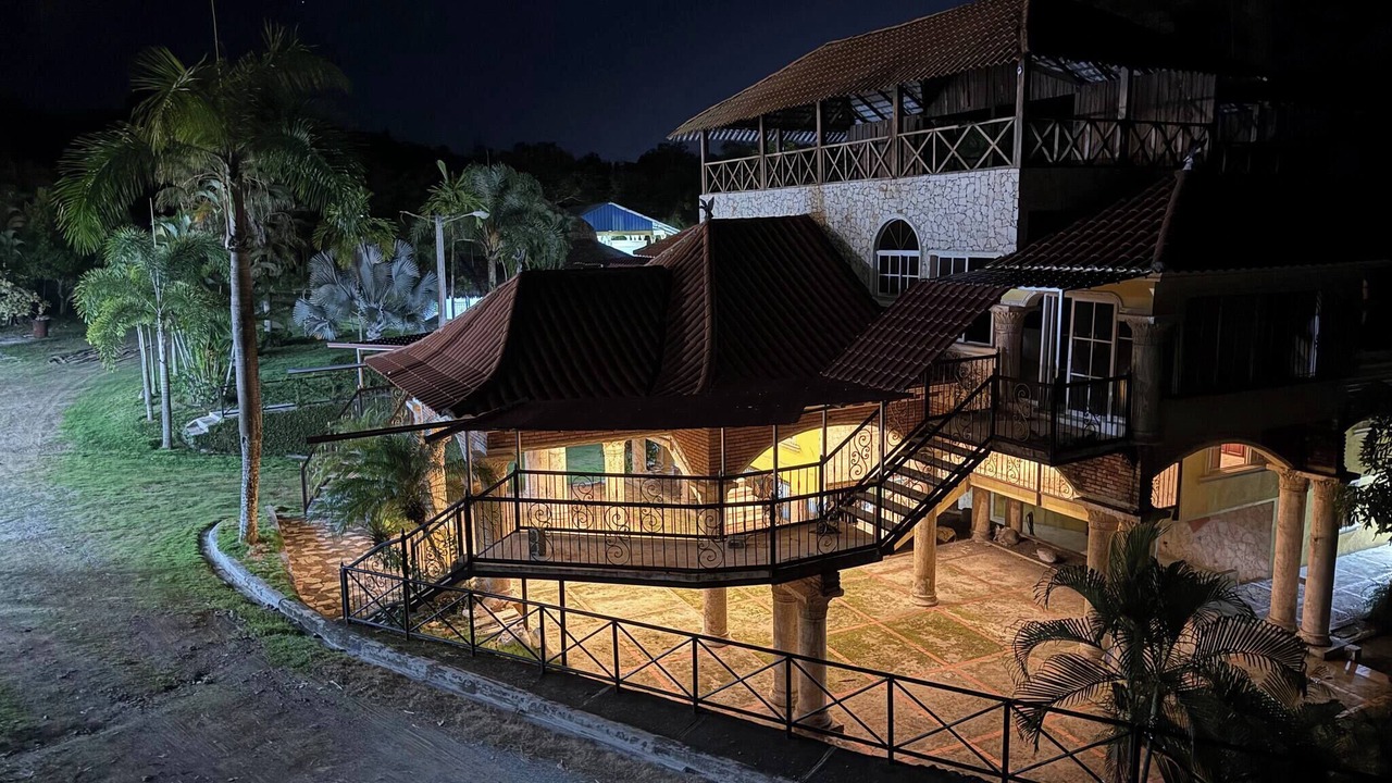 Photo of Outdoor in Pedro Brand