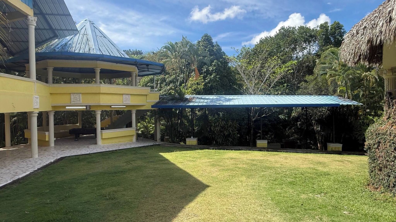 Photo of Outdoor in Pedro Brand