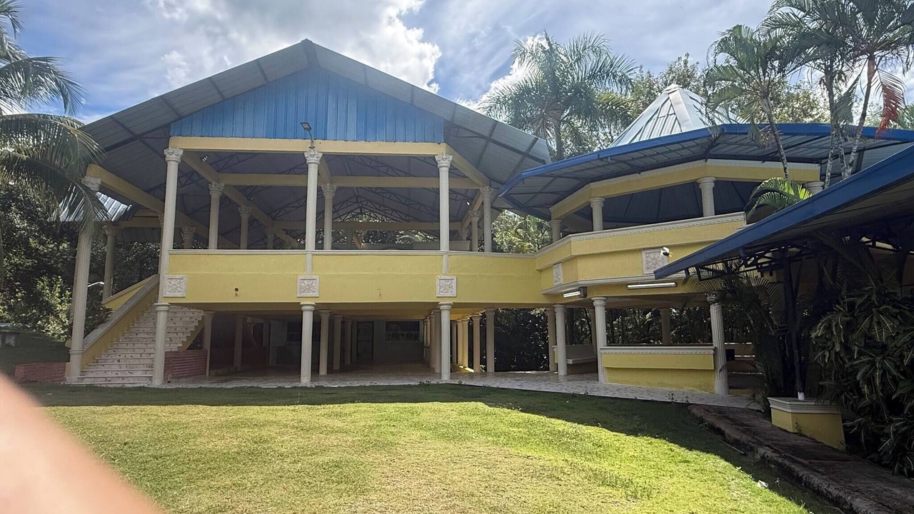 Photo of Outdoor in Pedro Brand