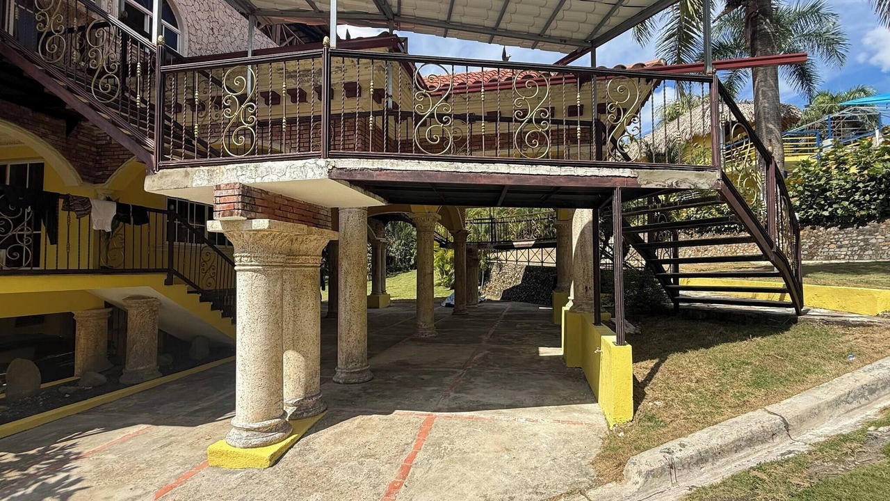 Photo of Outdoor in Pedro Brand