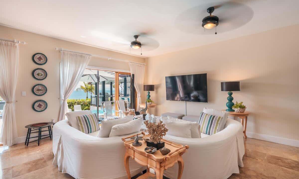 Photo of Livingroom in Puerto Bahia