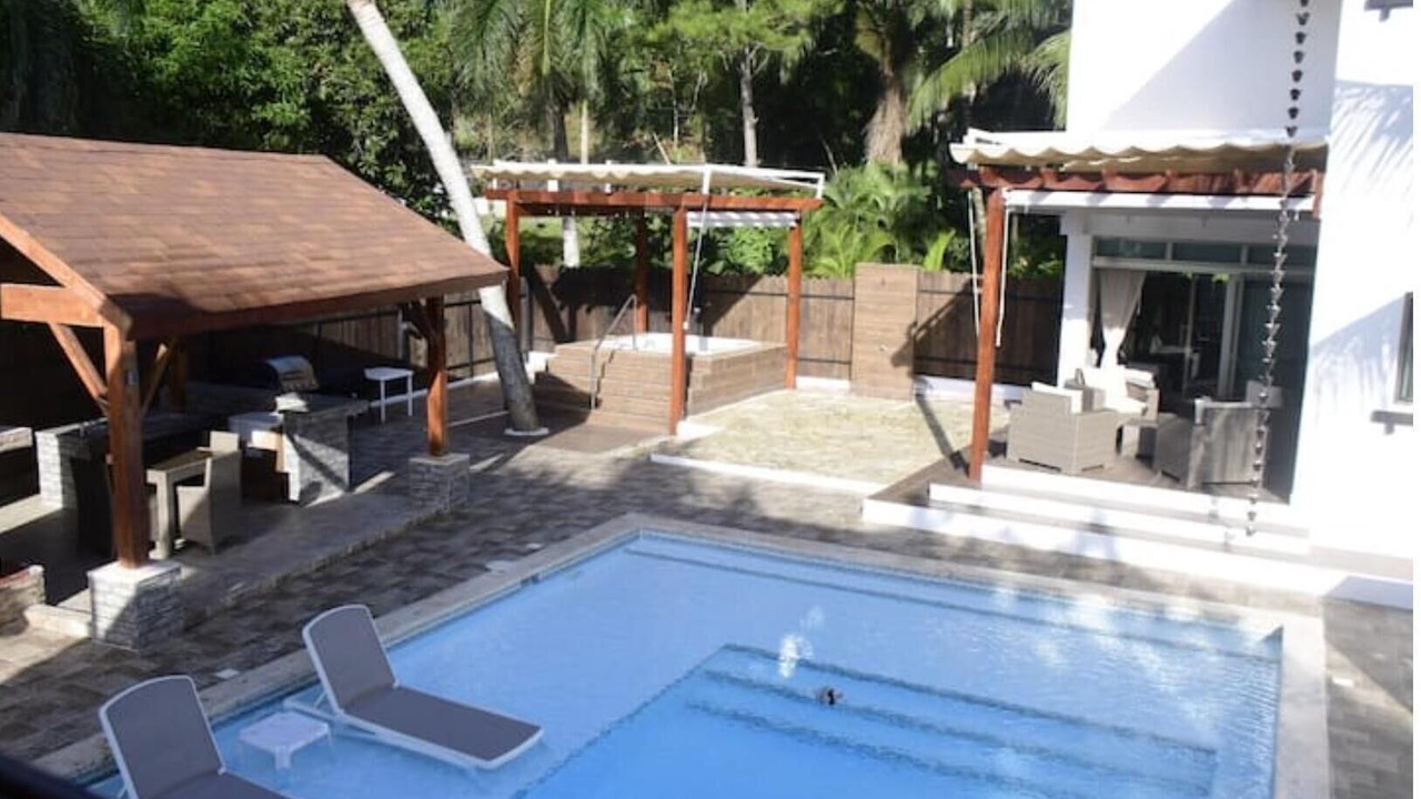 Photo of Outdoor in Pedro Brand