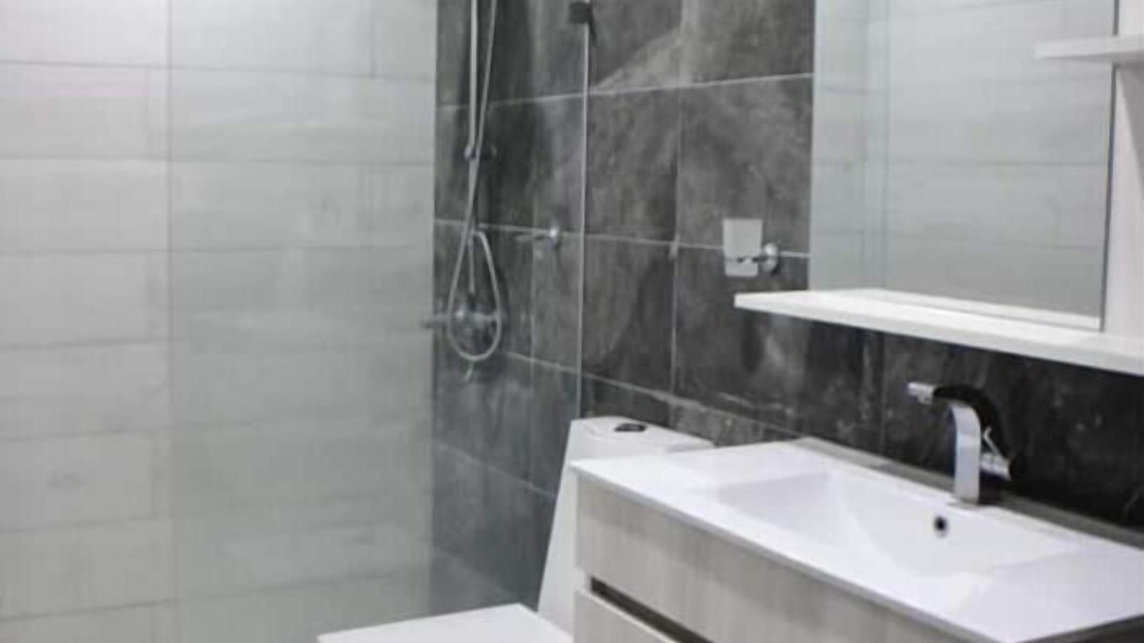 Photo of Bathroom in Pedro Brand