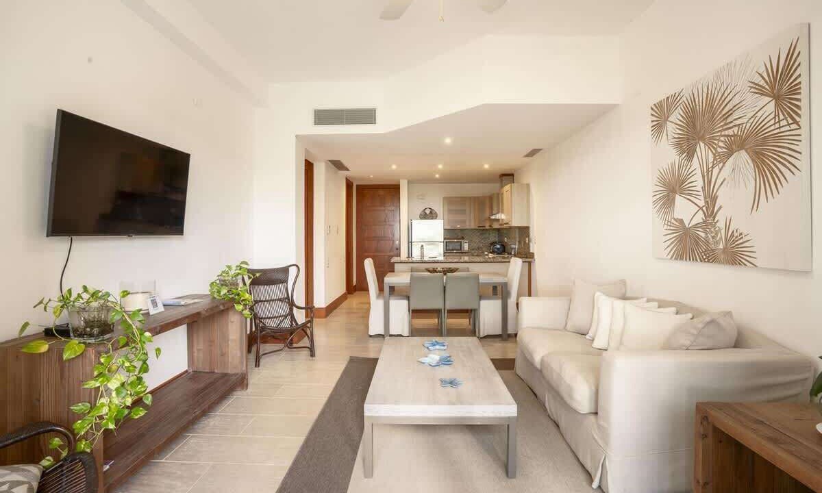 Photo of Livingroom in Los Altos