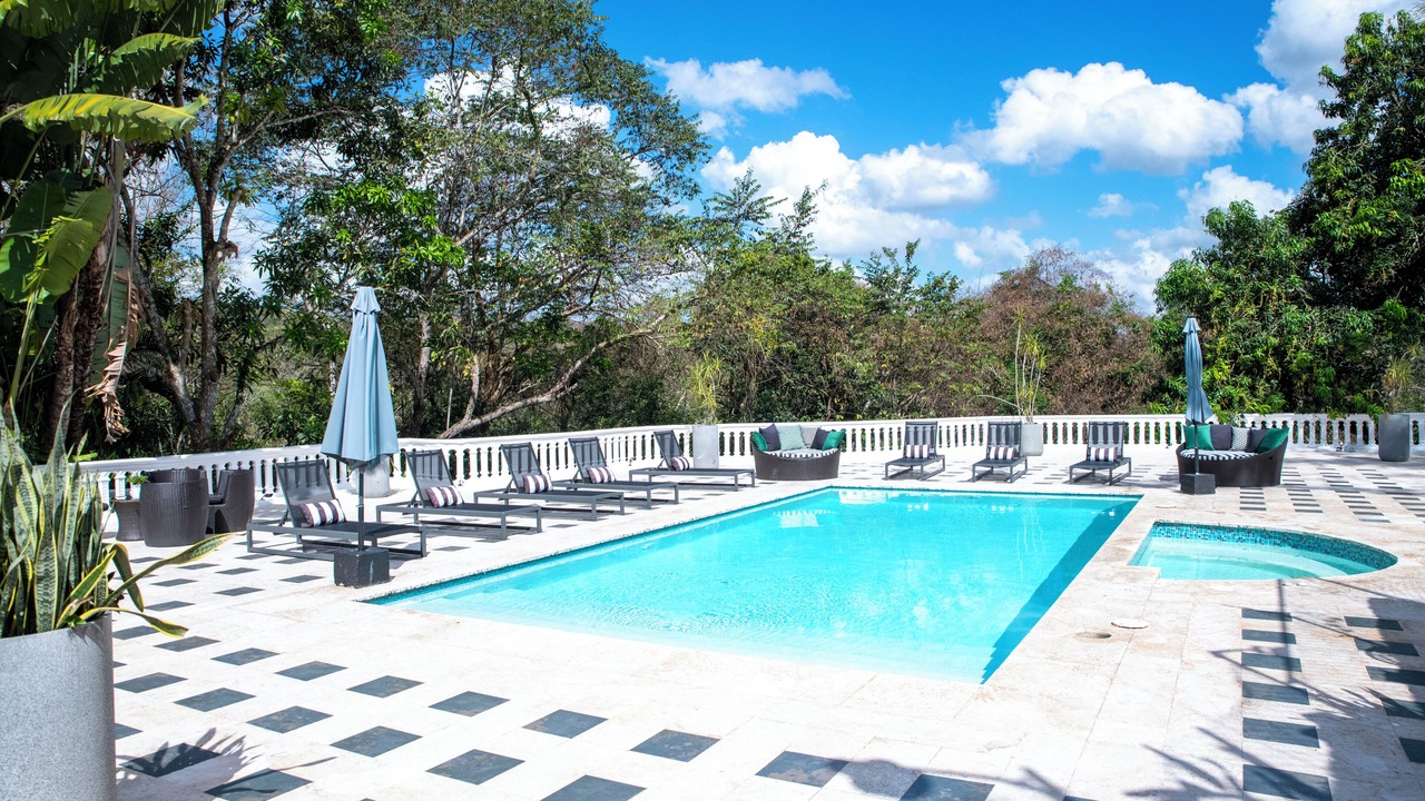 Photo of Outdoor in Pedro Brand