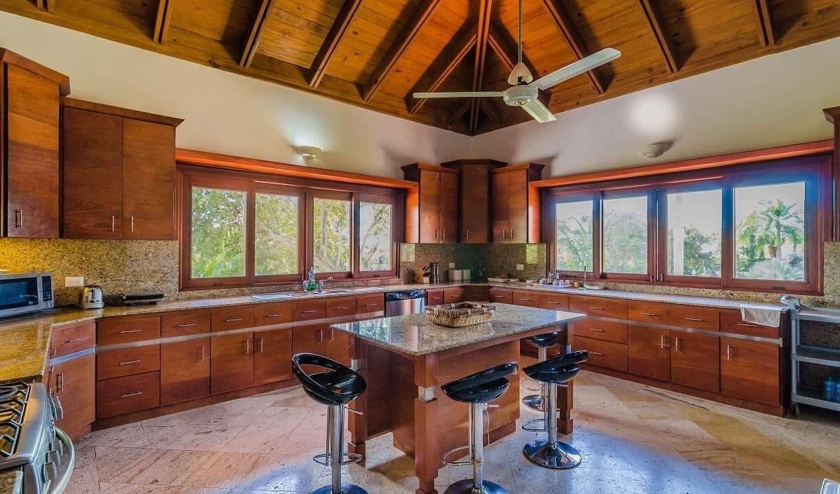 Photo of Kitchen in Las Lomas