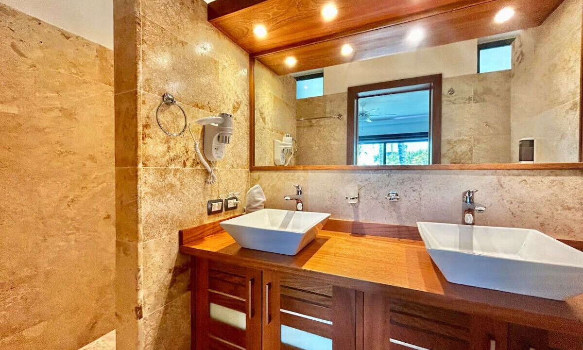Photo of Bathroom in La Iglesia