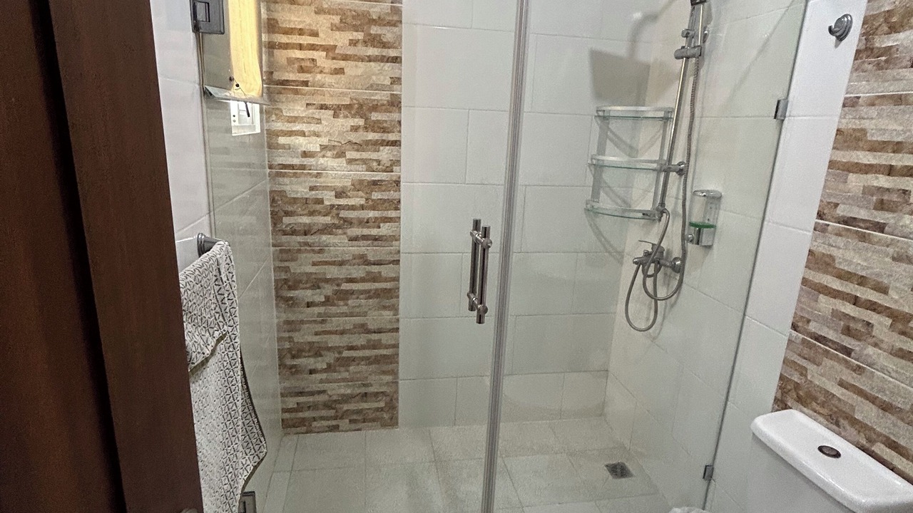 Photo of Bathroom in Llanos de Gurabo I