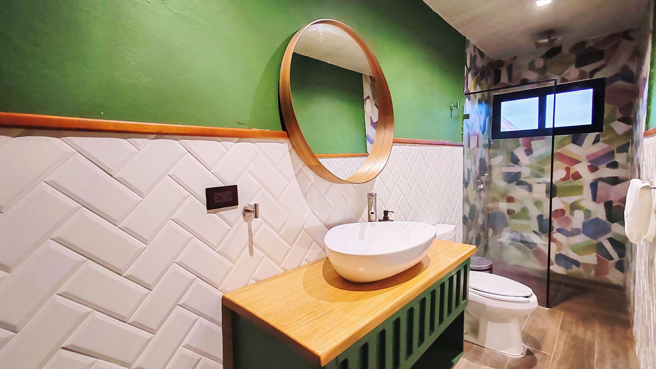 Photo of Bathroom in Pedro Brand