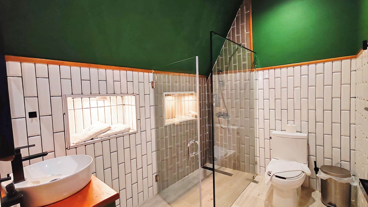 Photo of Bathroom in Pedro Brand