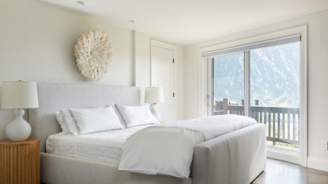Photo of Bedroom in Mountain Valley