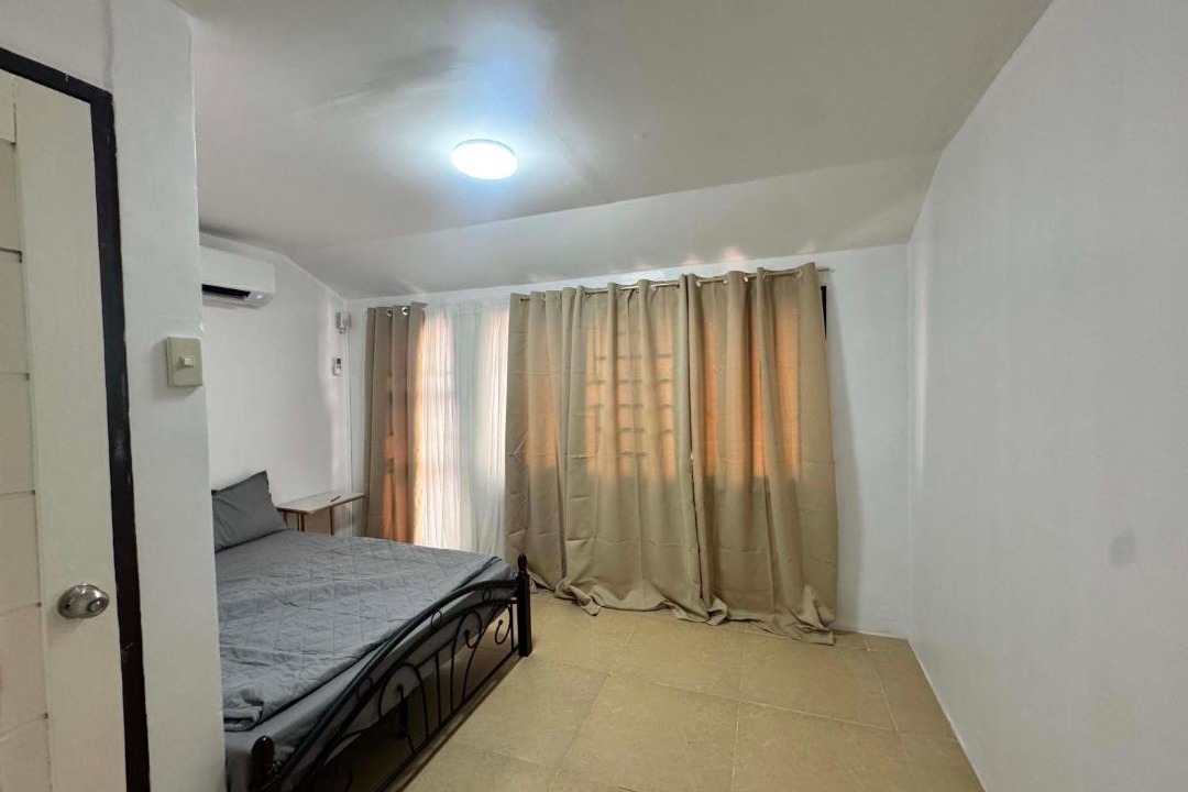 Photo of Bedroom in Clark Freeport