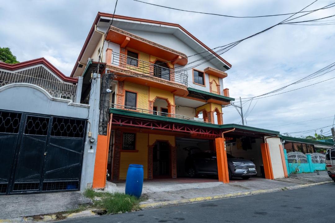 Photo of Buildings in Las Pinas