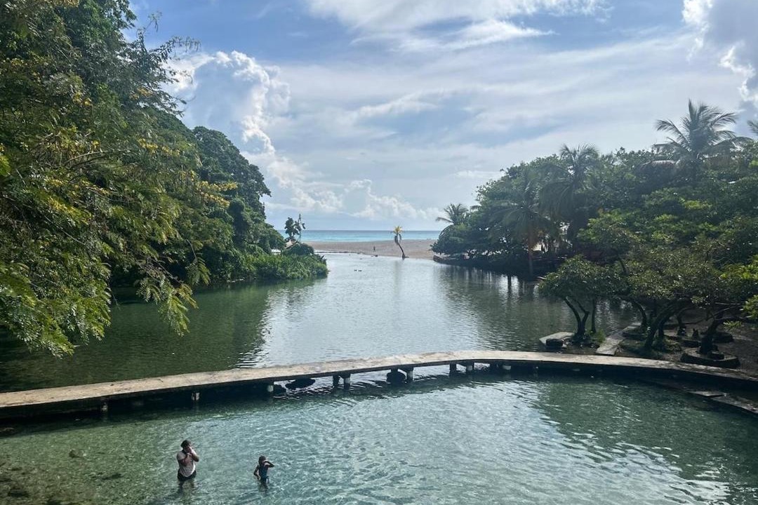 Photo of Others in Paraiso