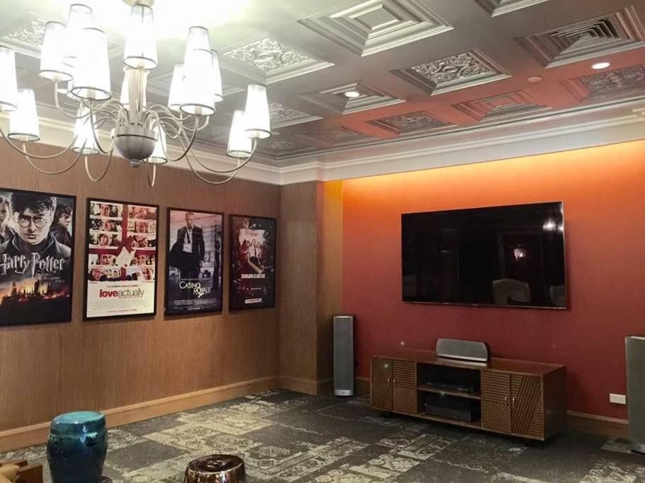 Photo of Livingroom in Downtown