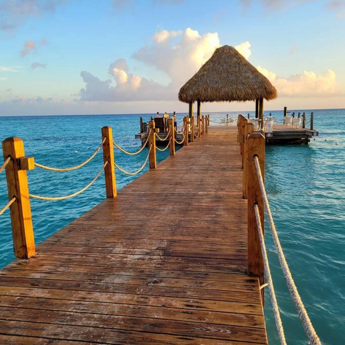 Photo of Others in Dominicus