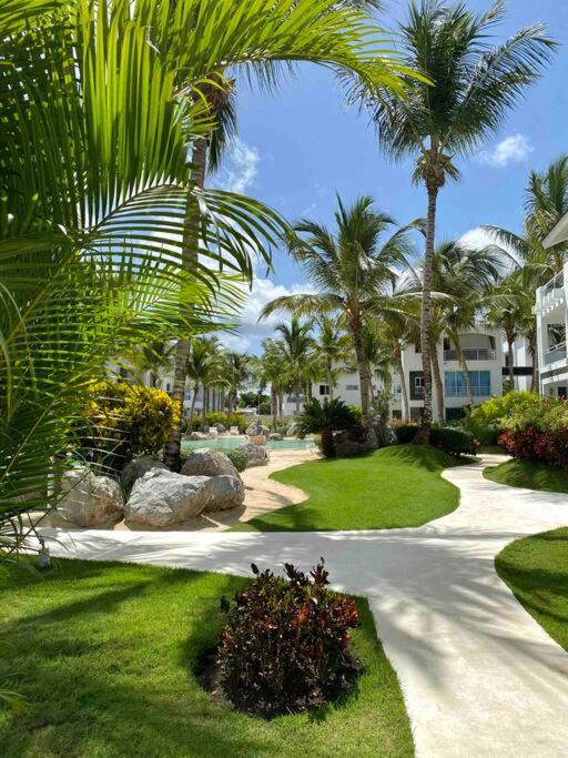 Photo of Others in Dominicus