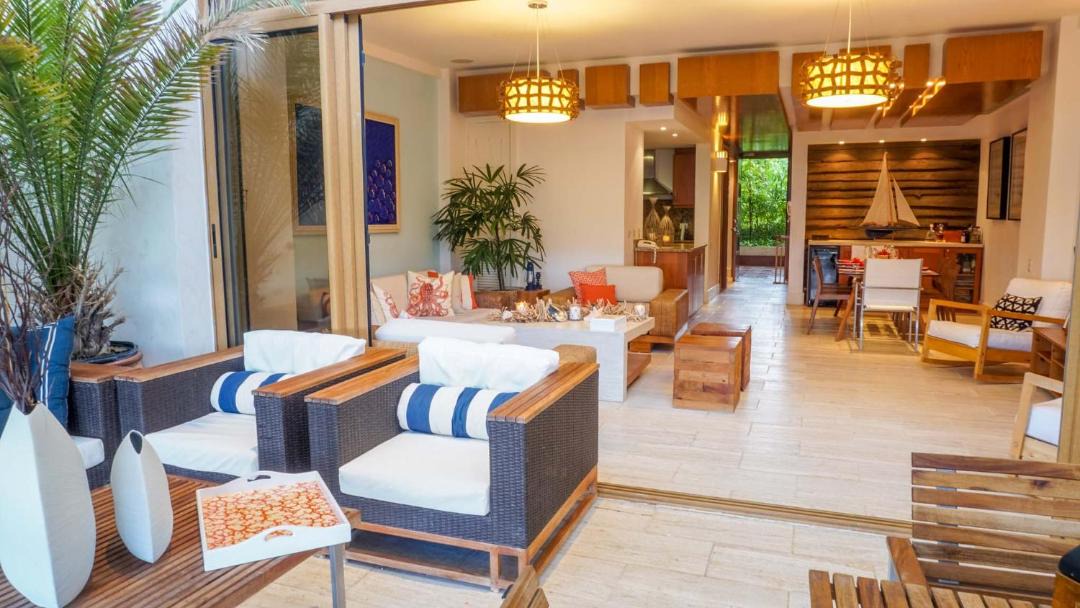 Photo of Livingroom in Los Altos