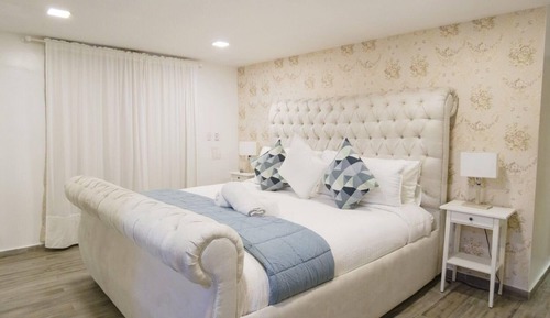 Apartment, Multiple Bedrooms, Smoking, Balcony