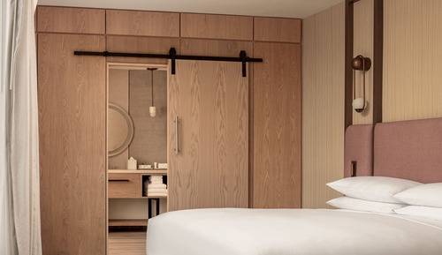 Club Suite, 1 Bedroom, City View