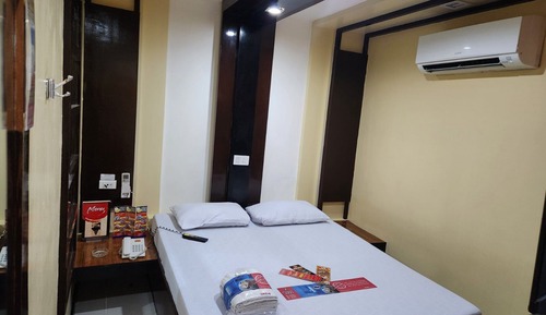 Deluxe Room, 1 Queen Bed