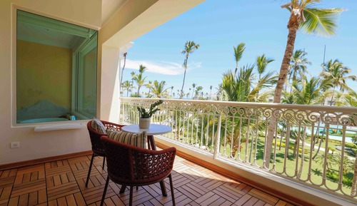 Suite, Lake View