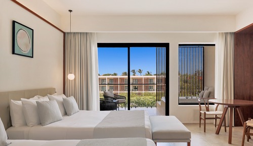 Junior Suite Deluxe Pool View, 2 Double