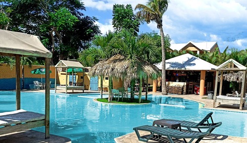 Comfort Studio, 2 Queen Beds, Non Smoking, Pool View