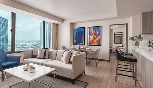 1 King Bed and 2 Single Beds, Two-Bedroom with Kitchen, Washer-Dryer