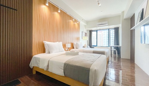Business Condo, Multiple Beds, Refrigerator & Microwave, City View