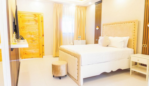 Standard Room, 1 Queen Bed