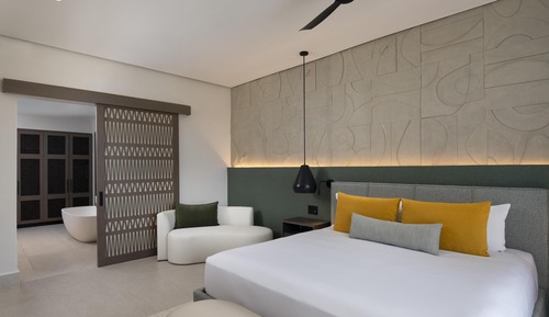 Suite, 1 Bedroom (Club Azure, Tropical View, King)